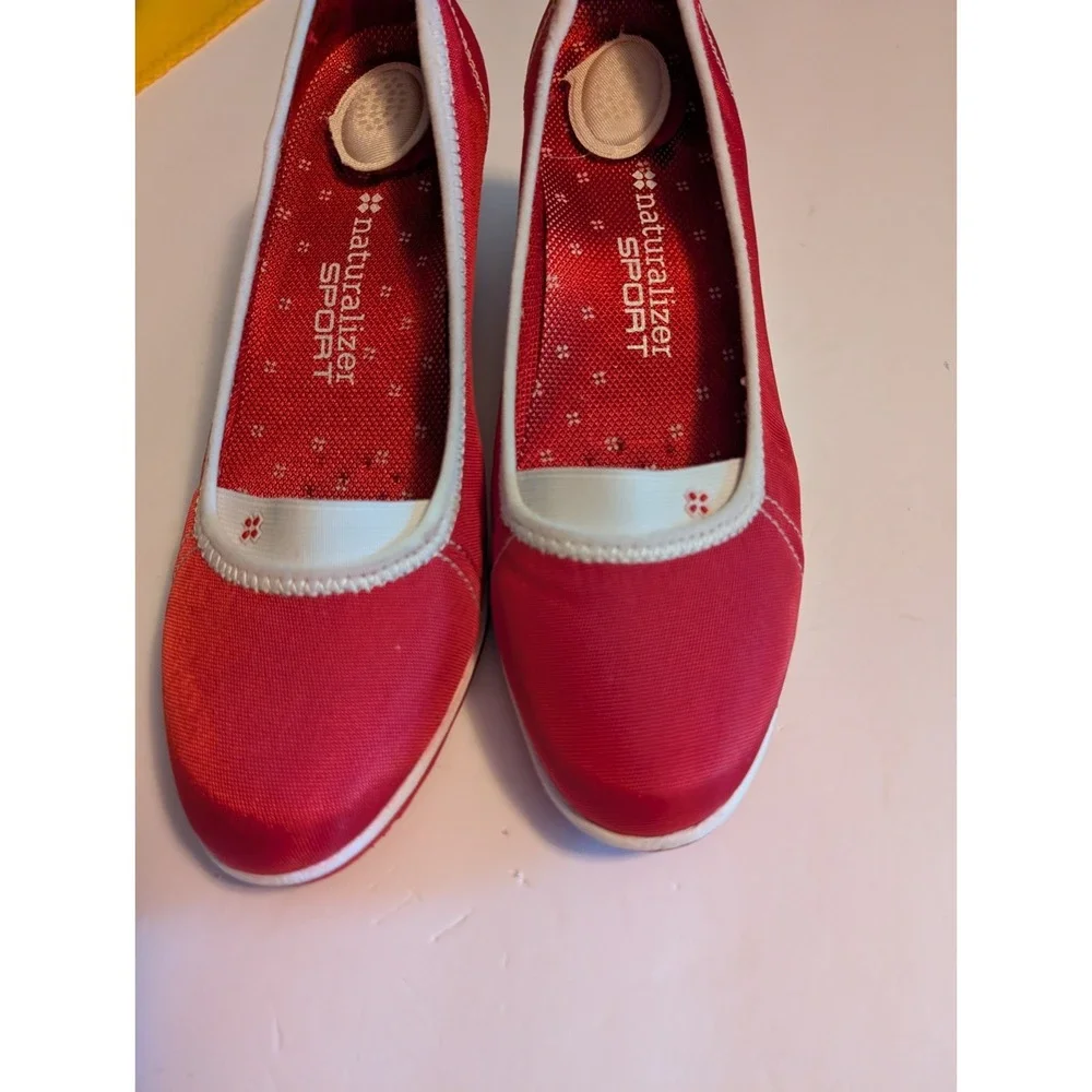Womens Red Wedge Naturalizer Shoes Size 8.5 M